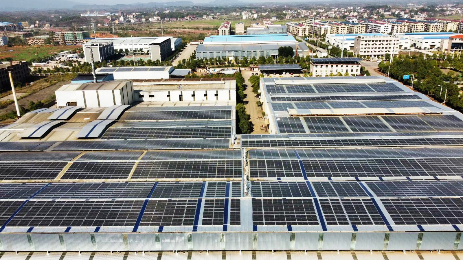 6���������ұ��¶ȾӸ߲��£���ع��������������վ��Ϊ��ó����ҵ�������õ����ɣ�